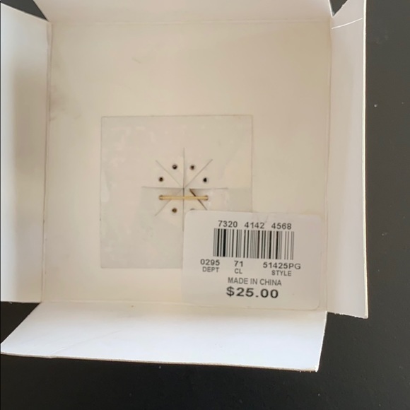 Brooch - Picture 2 of 2